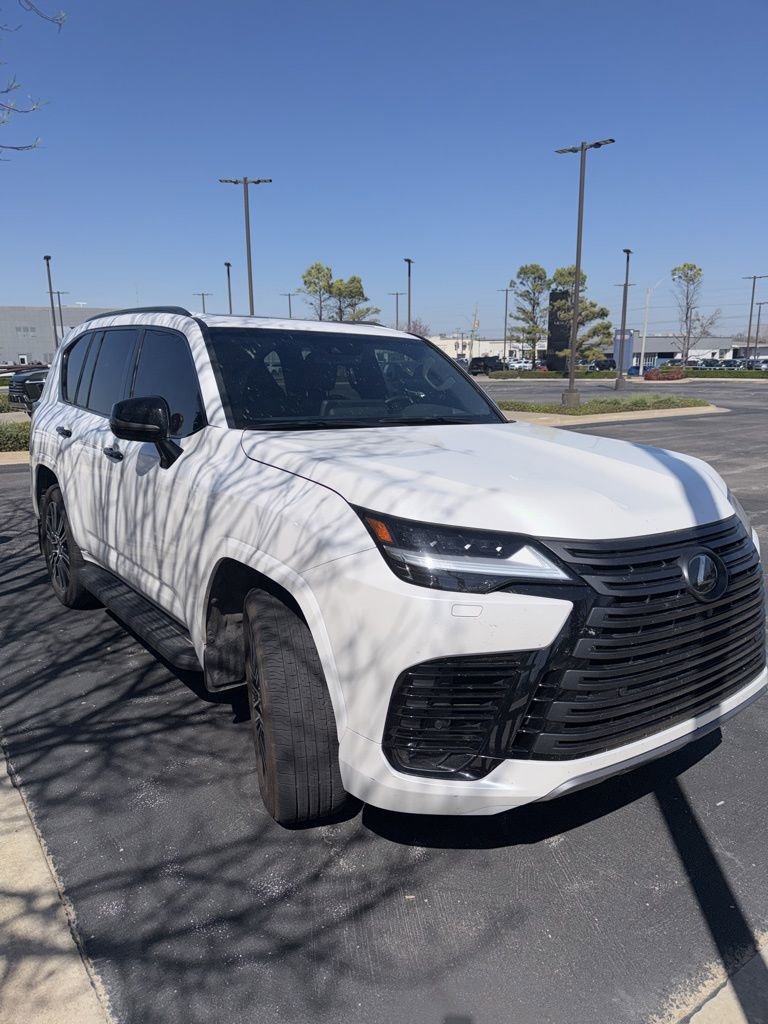 Certified 2024 Lexus LX 600 4WD w/ Appearance Package image 4