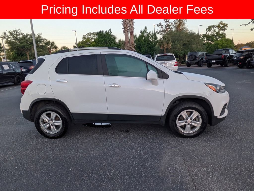 Used 2019 Chevrolet Trax LT w/ LT Convenience Package AWD/4WD image 3