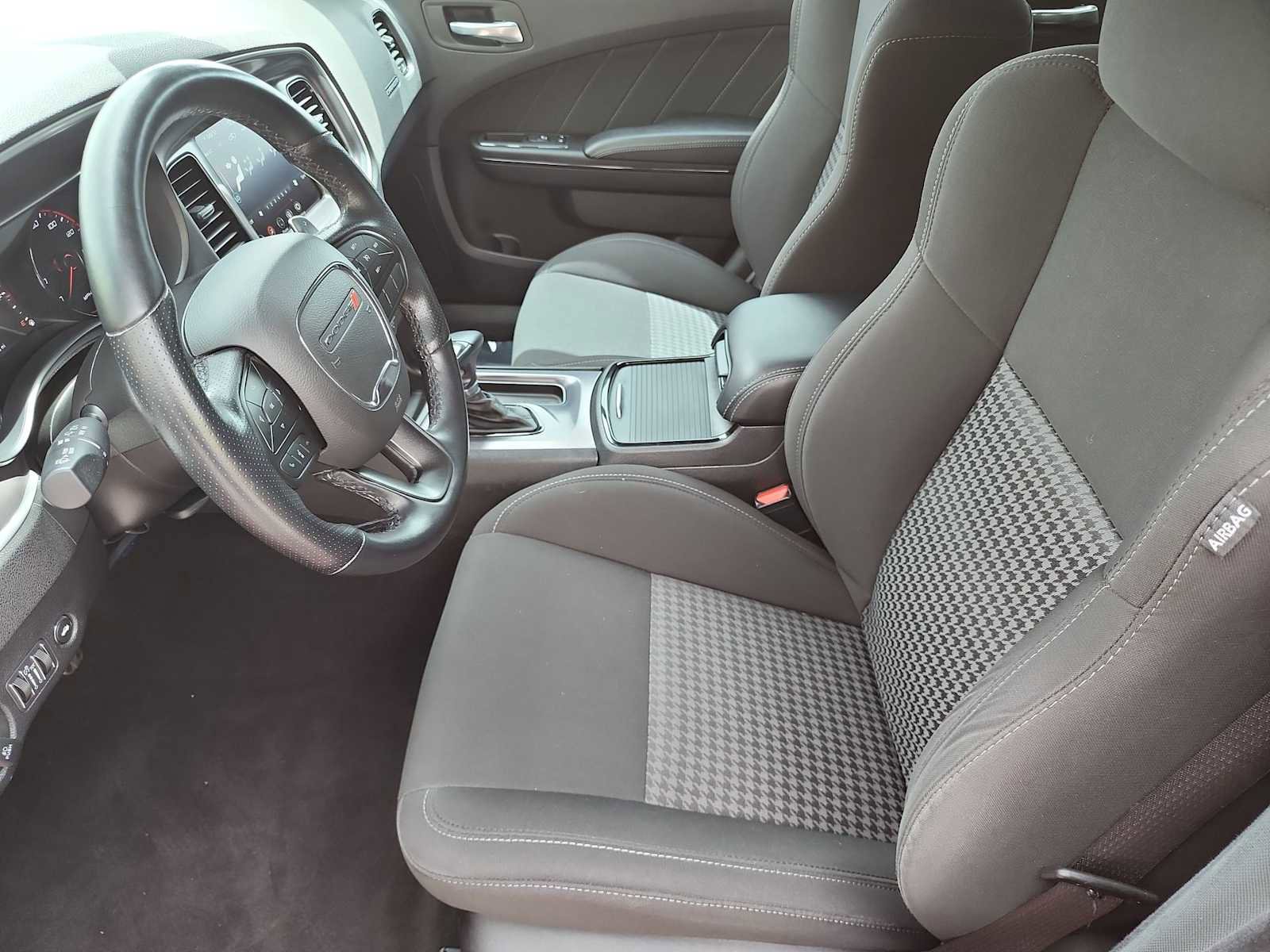 Used 2022 Dodge Charger R/T w/ Blacktop Package image 15