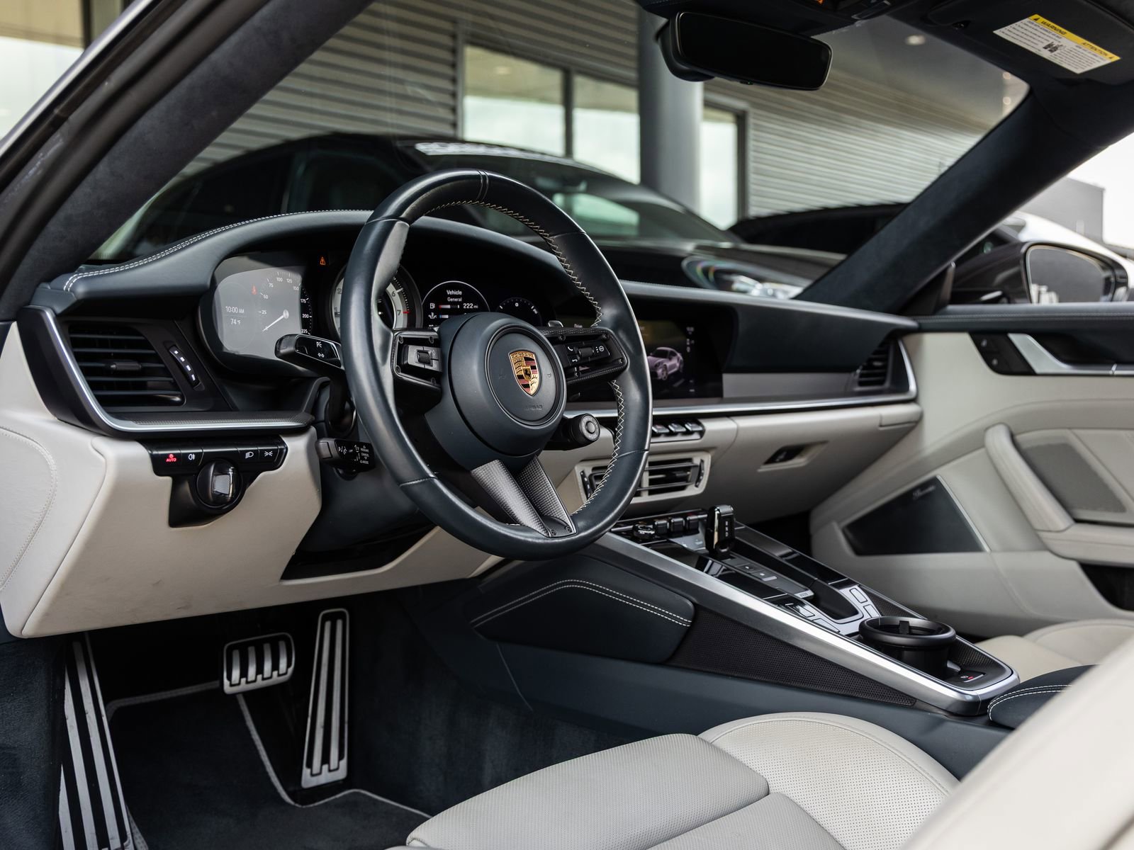 Used 2022 Porsche 911 Turbo S image 4