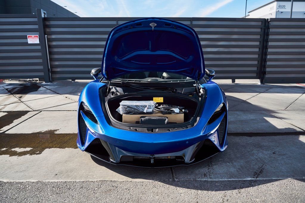 Used 2025 McLaren Artura Spider RWD image 21