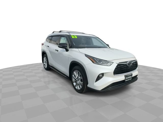 Used 2023 Toyota Highlander Limited image 2