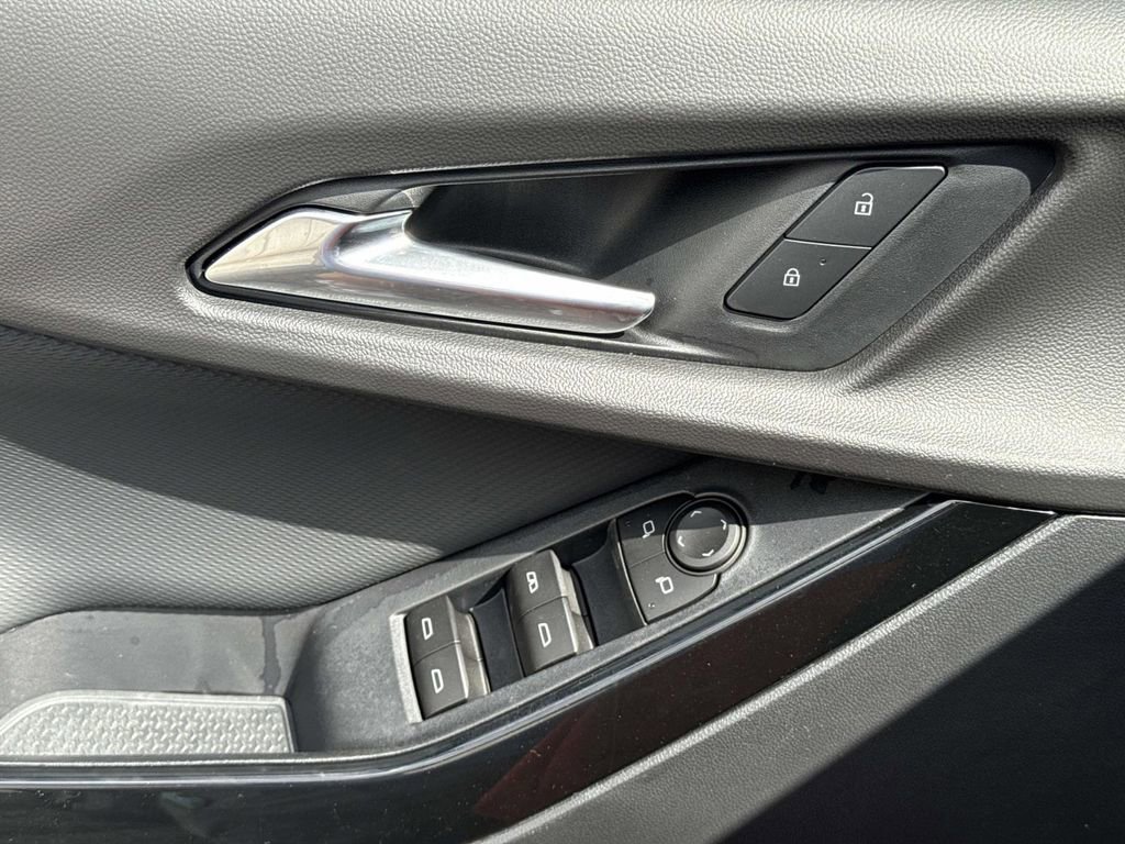 New 2026 Chevrolet Equinox LT w/ Safety and Technology Package FWD image 19