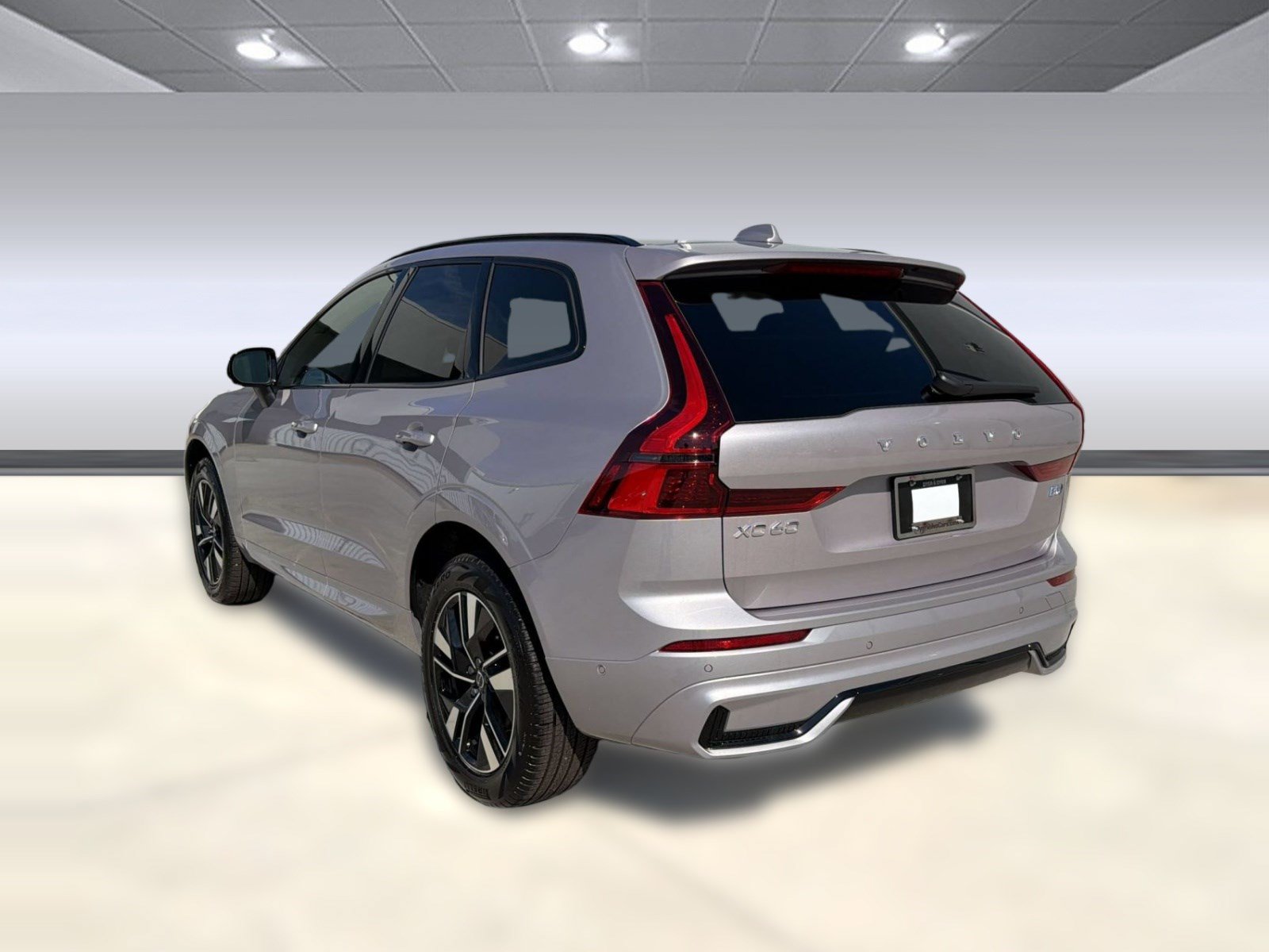 New 2026 Volvo XC60 B5 Plus w/ Climate Package AWD/4WD image 3