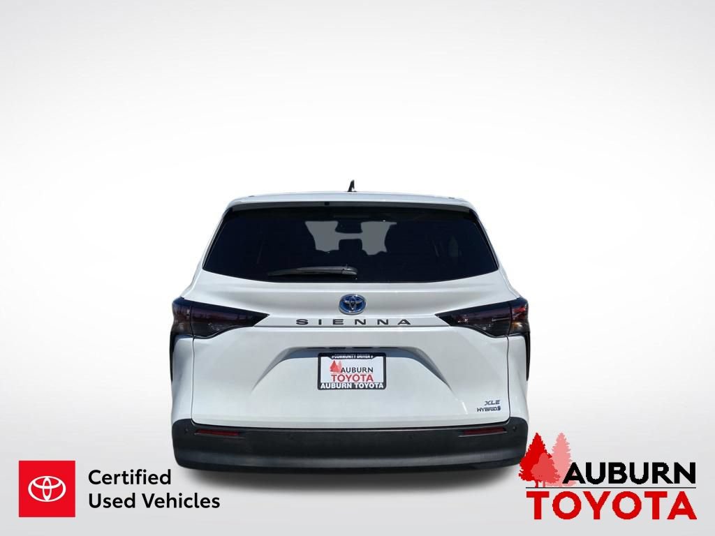 Certified 2023 Toyota Sienna XLE FWD image 6