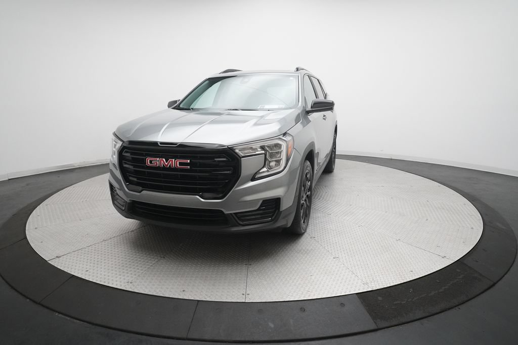 Used 2024 GMC Terrain SLE w/ Driver Convenience Package AWD/4WD image 12