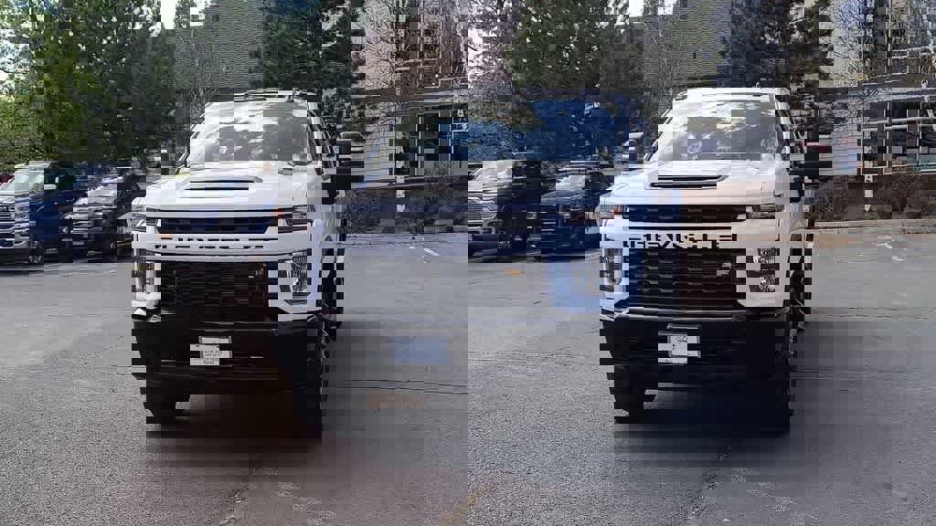 Used 2023 Chevrolet Silverado 2500 Custom w/ Custom Value Package AWD/4WD image 4