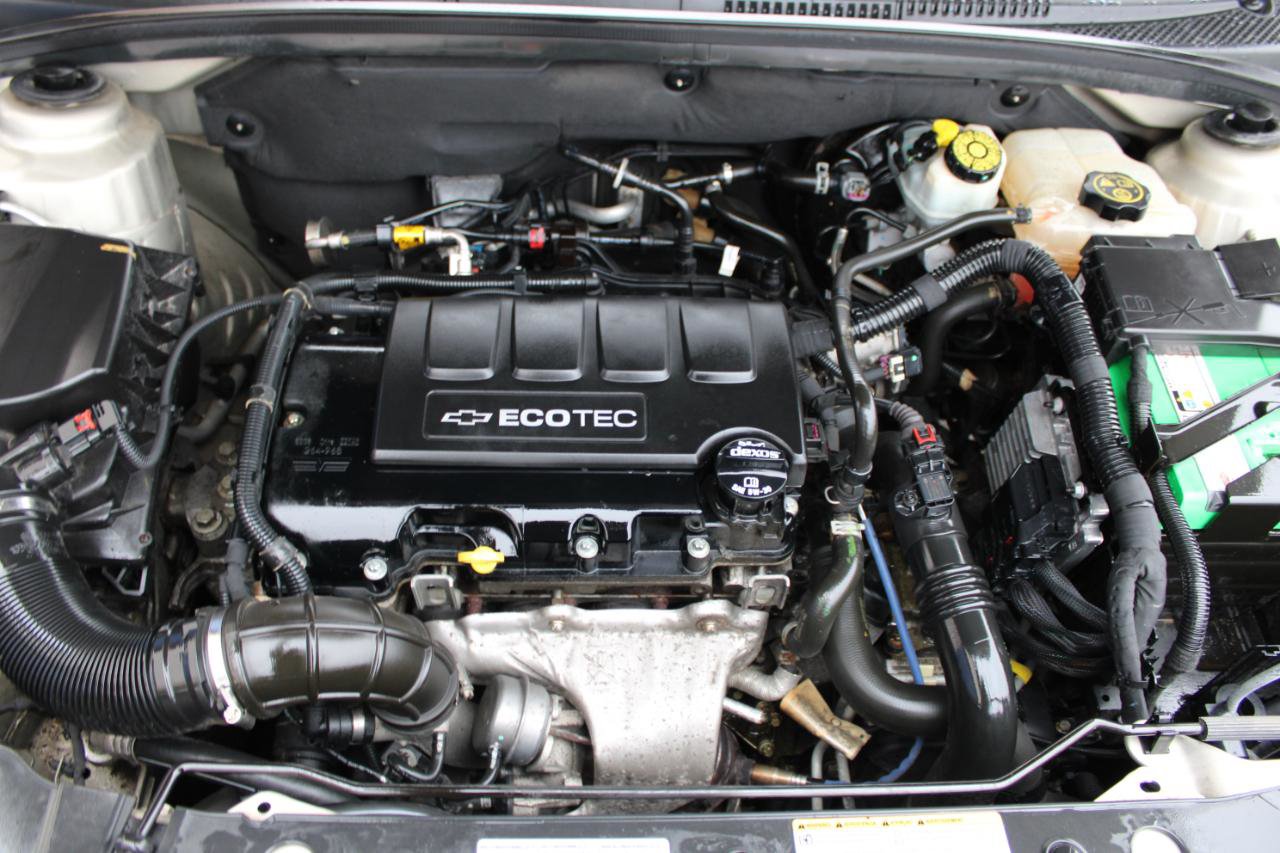 Used 2015 Chevrolet Cruze LT image 50