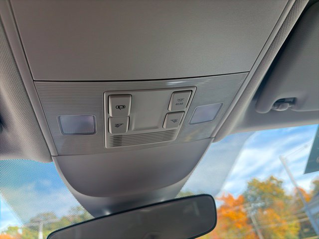 Certified 2023 Volkswagen Taos SE AWD/4WD image 29