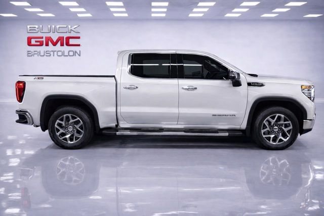 Used 2023 GMC Sierra 1500 SLT w/ SLT Premium Package image 2