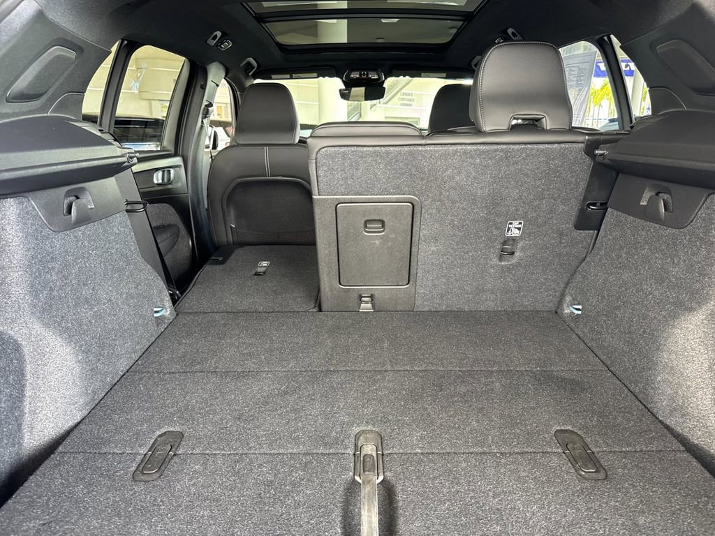Certified 2025 Volvo XC40 B5 Plus image 14
