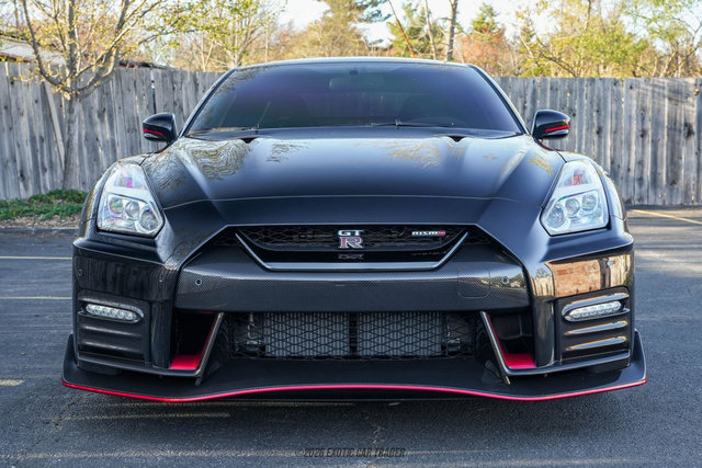 Used 2023 Nissan GT-R NISMO w/ Floor Mat Package AWD/4WD image 13