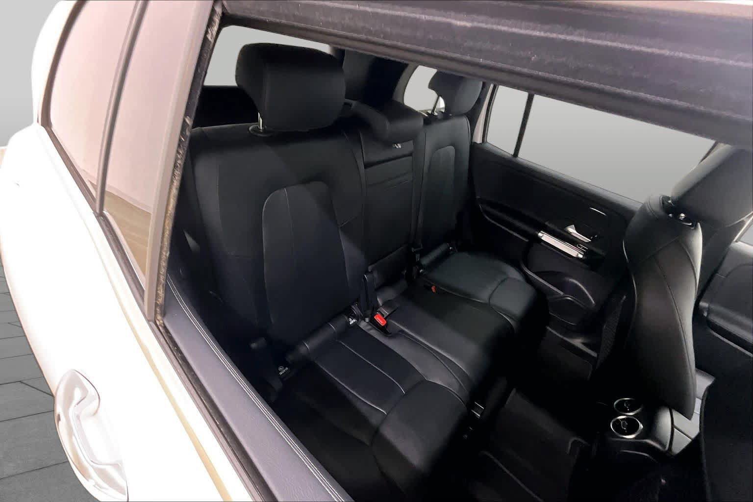 Certified 2023 Mercedes-Benz EQB 350 4MATIC SUV w/ Exclusive Package image 18