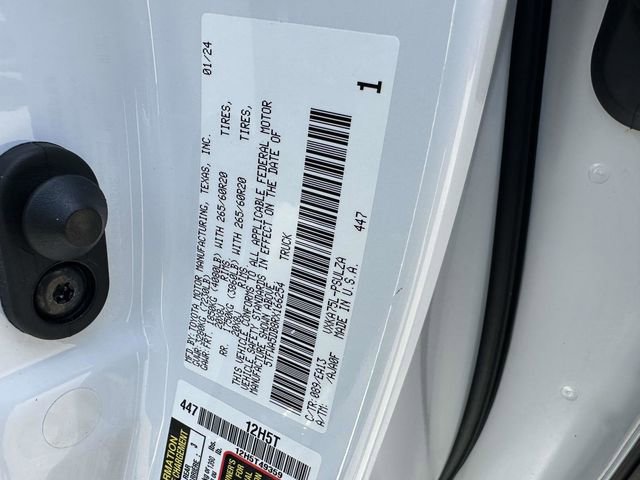 Used 2024 Toyota Tundra Limited AWD/4WD image 35