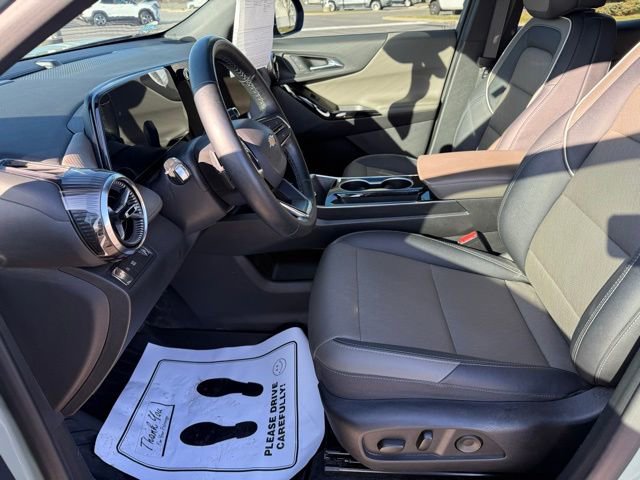 Used 2025 Chevrolet Equinox LT w/ Convenience Package II image 13