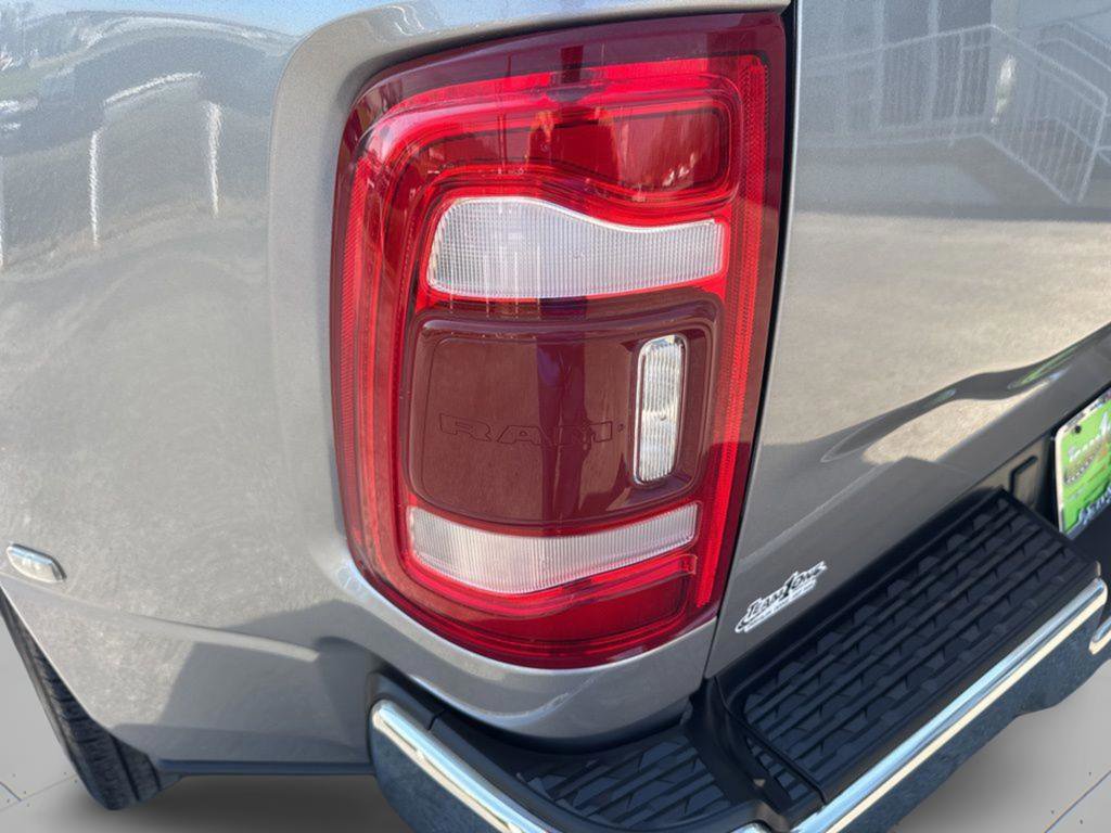 Used 2024 RAM 3500 Tradesman w/ Chrome Appearance Group AWD/4WD image 32