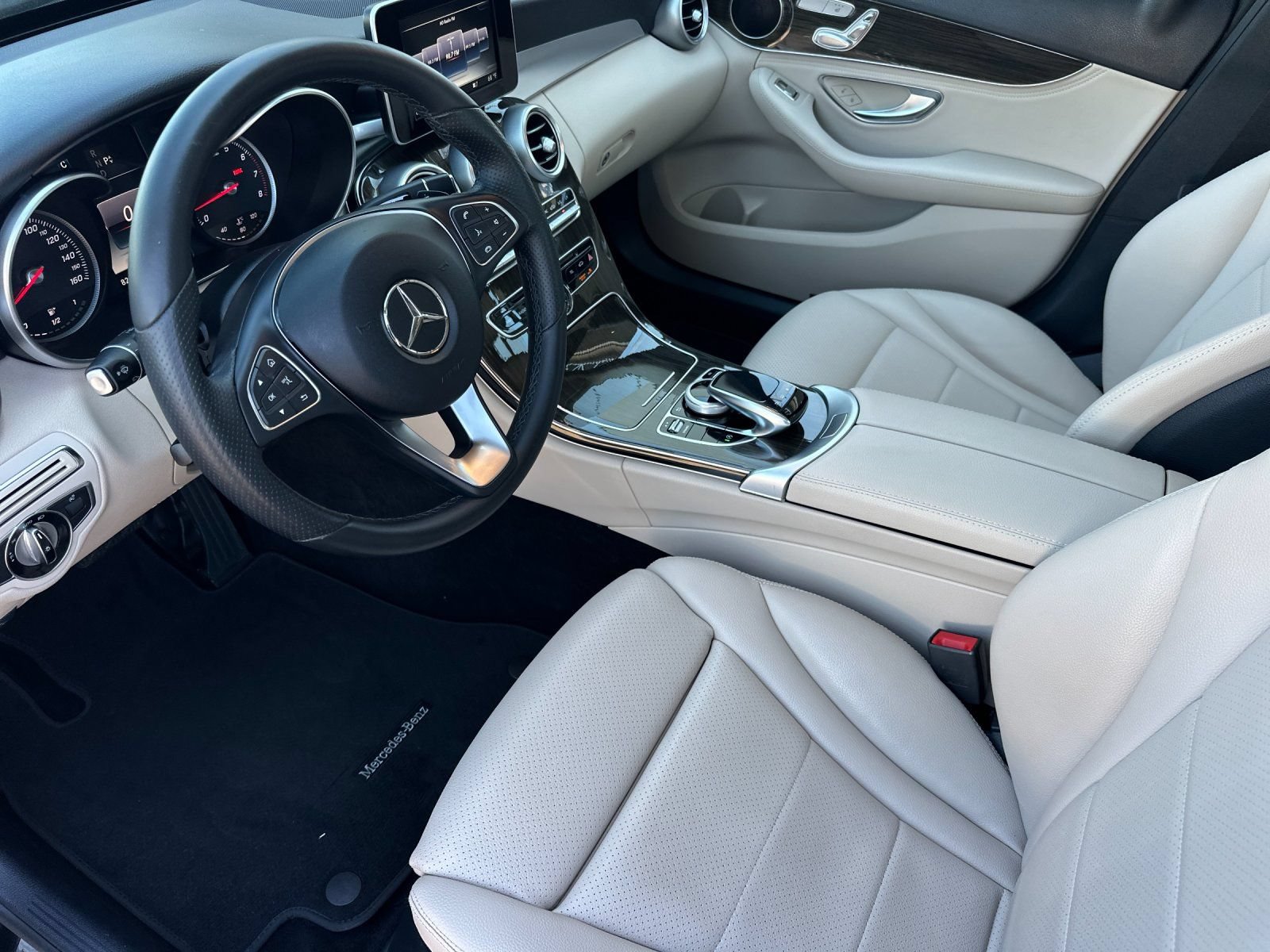 Used 2016 Mercedes-Benz C 300 4MATIC Sedan image 10