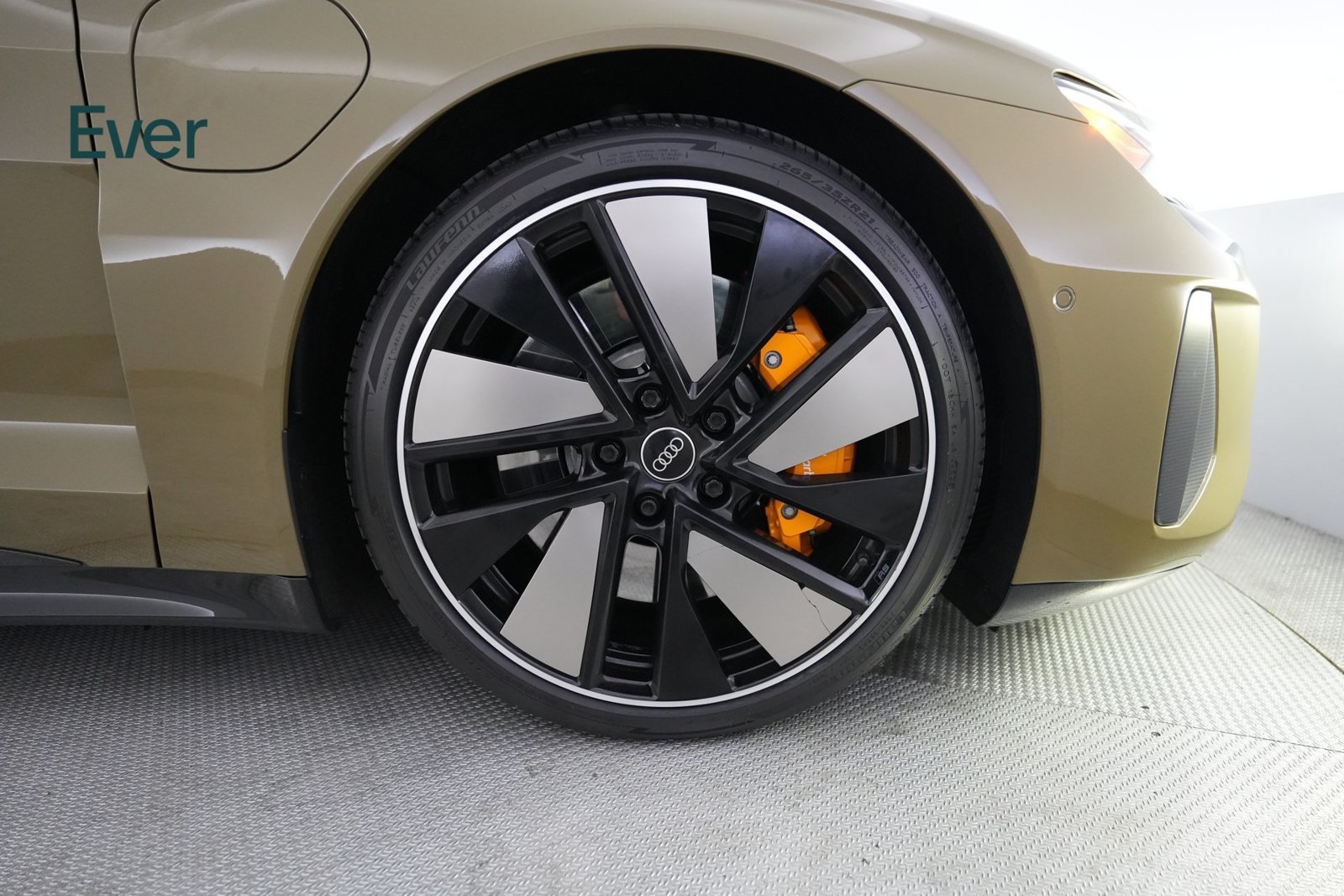 Used 2022 Audi RS e-tron GT w/ Carbon Performance Package AWD/4WD image 20