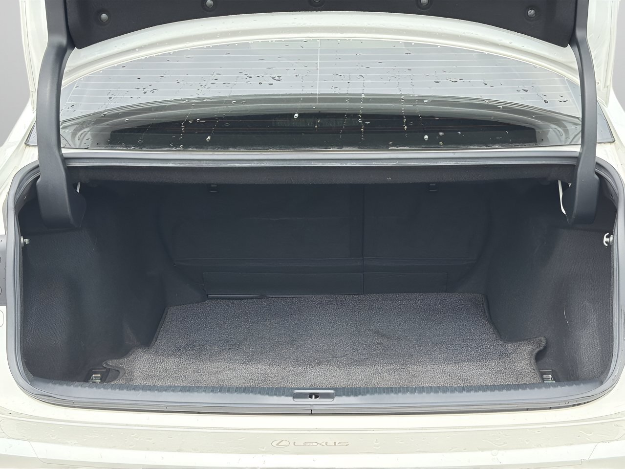 Used 2016 Lexus IS 300 AWD w/ Navigation System Package image 8