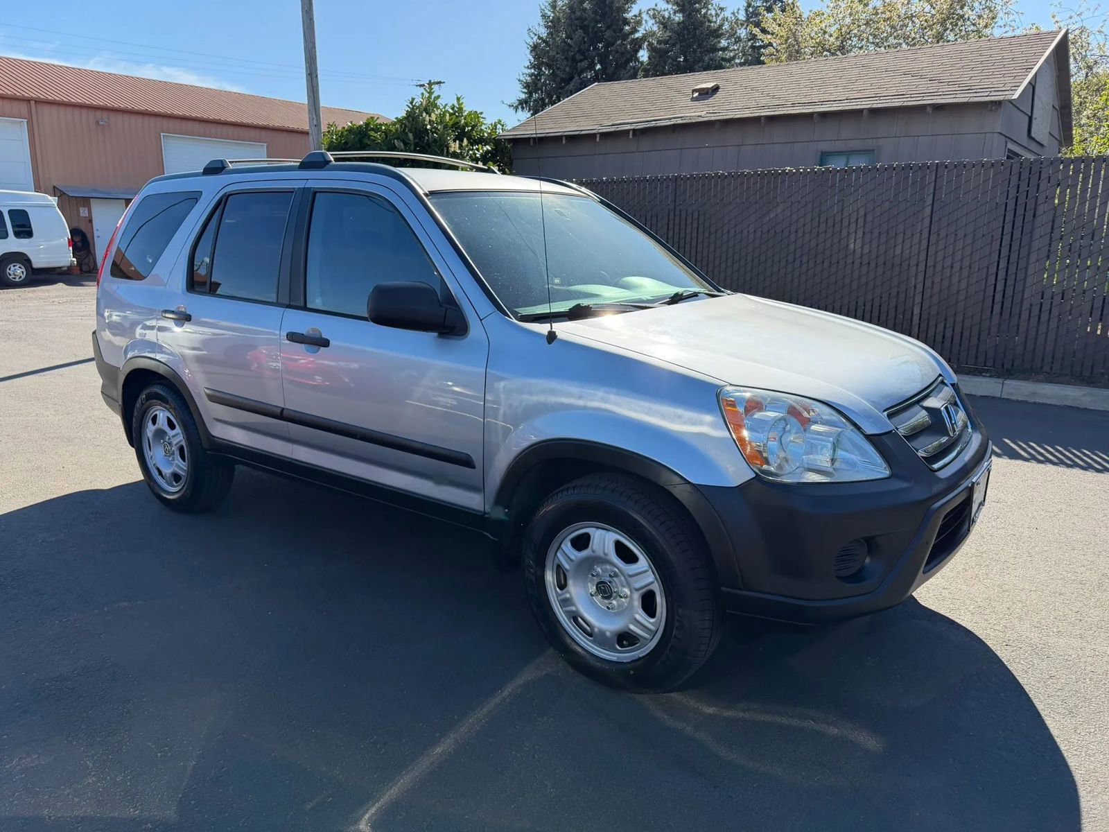 Used 2005 Honda CR-V LX image 3