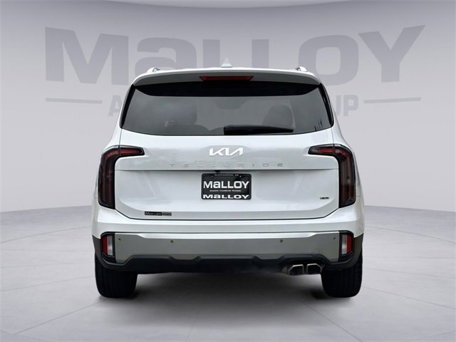 Used 2023 Kia Telluride EX w/ EX Captain's Chair Package image 3