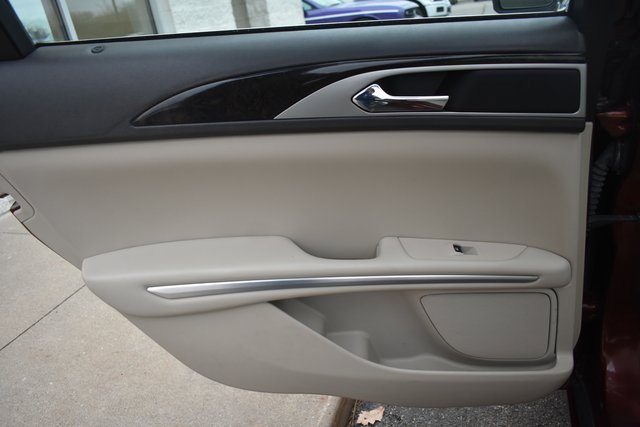 Used 2016 Lincoln MKZ Hybrid image 33
