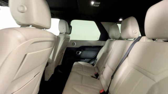 Used 2020 Land Rover Discovery SE AWD/4WD image 17