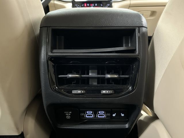 Used 2022 Jeep Grand Cherokee Limited w/ Luxury Tech Group II image 33