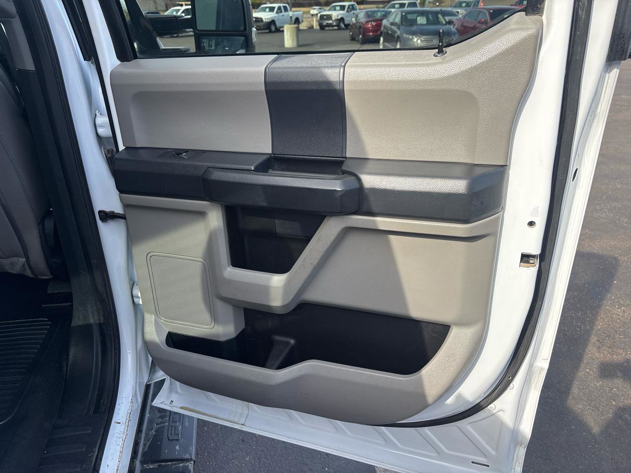 Used 2022 Ford F250 XL w/ Power Equipment Group image 27