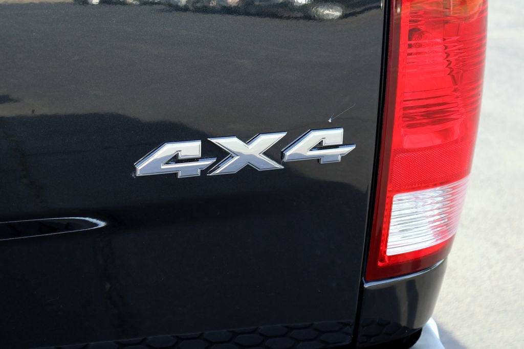 Used 2019 RAM 1500 Classic SLT AWD/4WD image 15