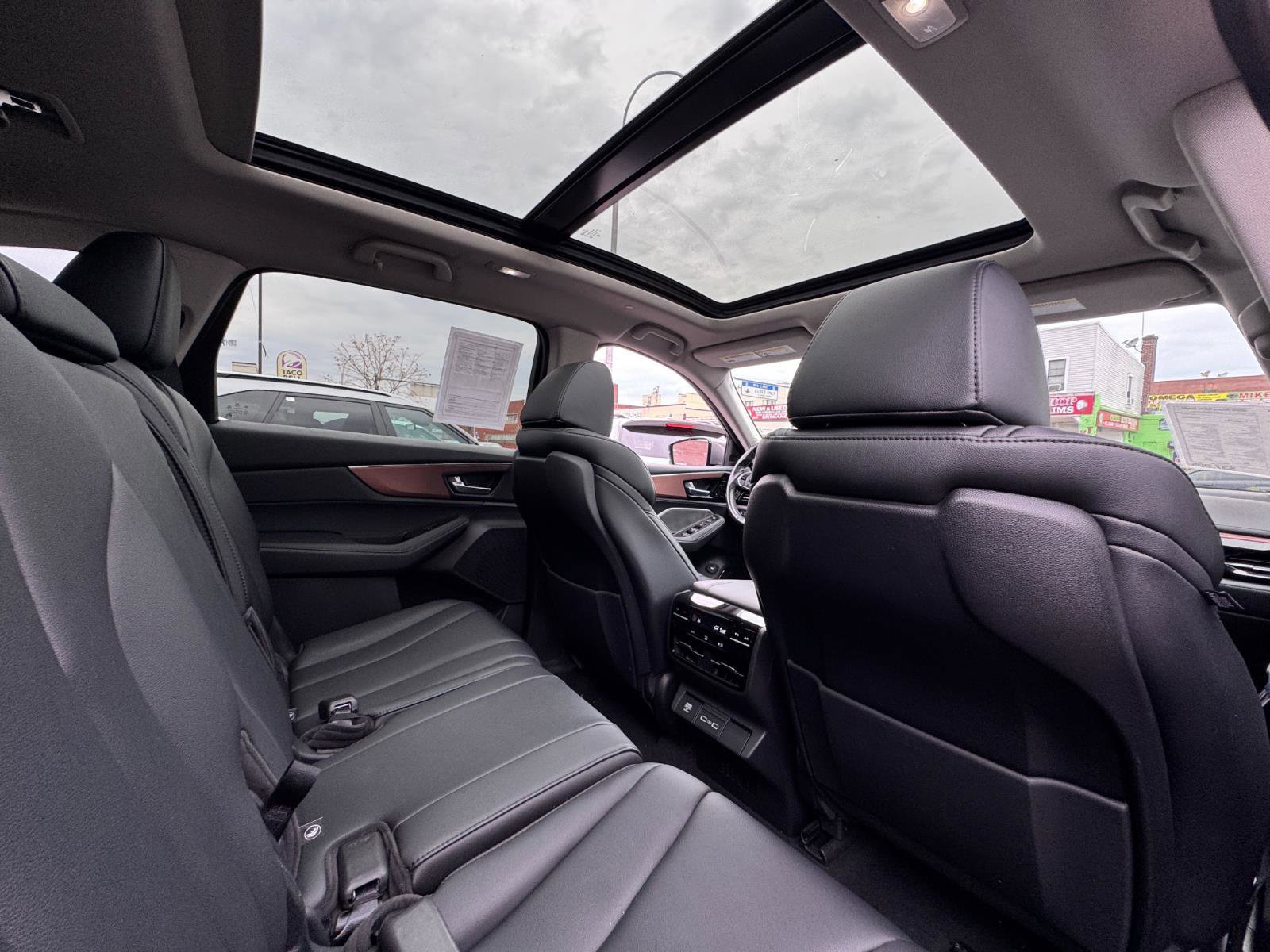 Used 2022 Acura MDX SH-AWD image 26