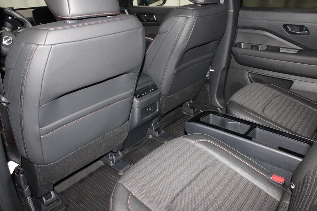 Used 2025 Nissan Pathfinder Rock Creek AWD/4WD image 21