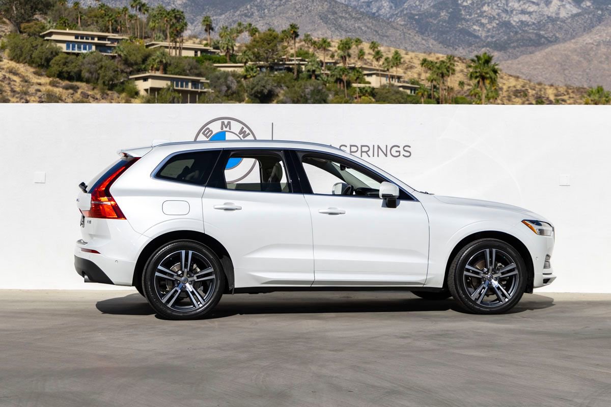 Used 2018 Volvo XC60 T5 Momentum w/ Vision Package image 5