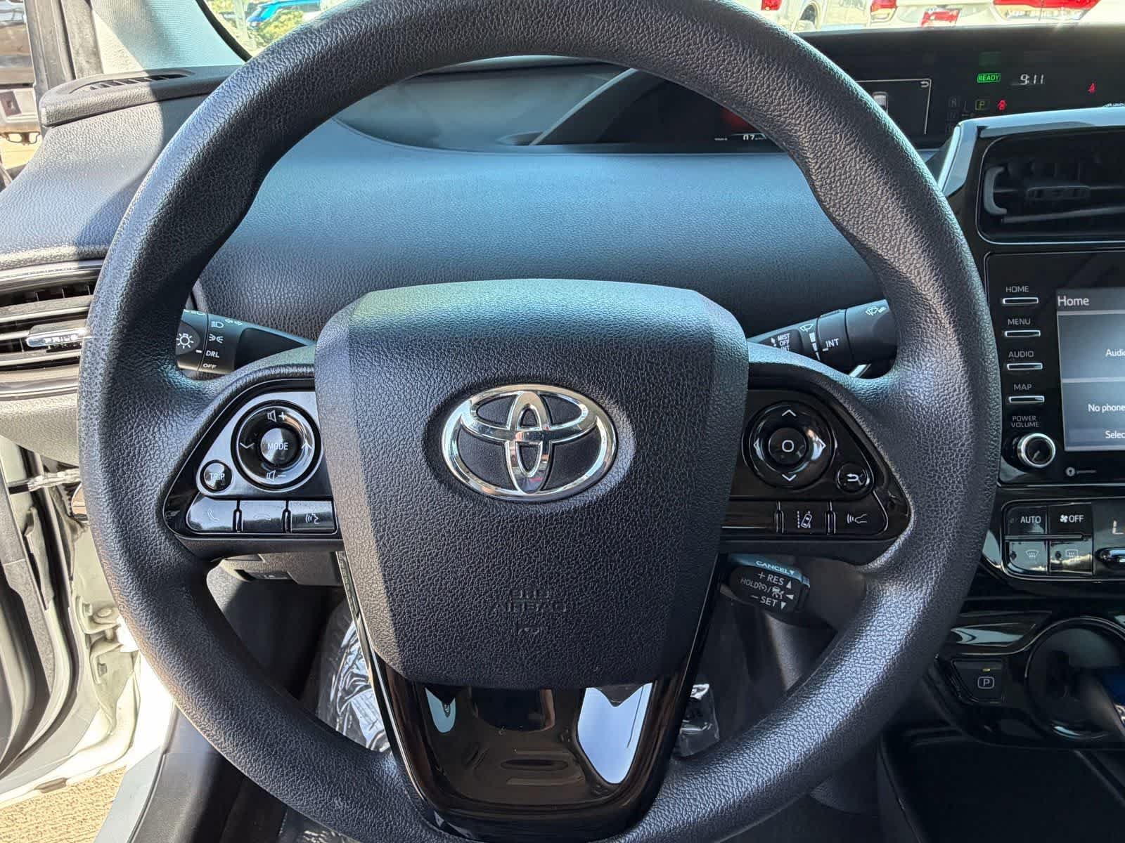 Used 2021 Toyota Prius L Eco w/ Carpet Mat Package (TMS) FWD image 11
