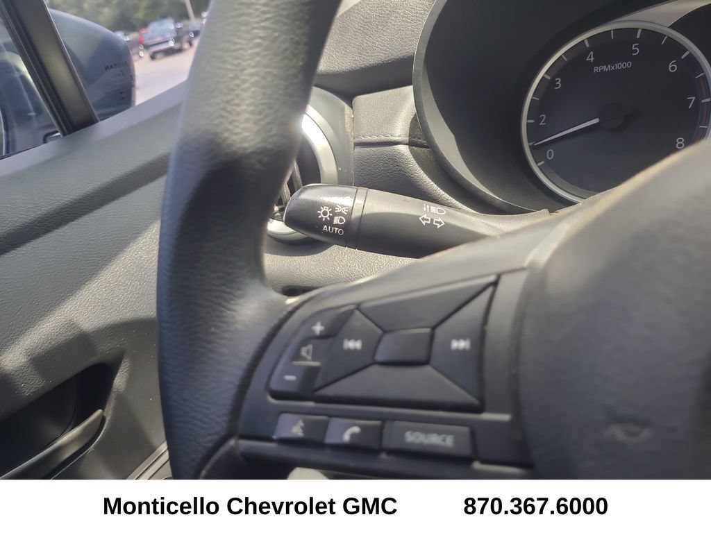 Used 2025 Nissan Versa S w/ Trunk Package FWD image 20