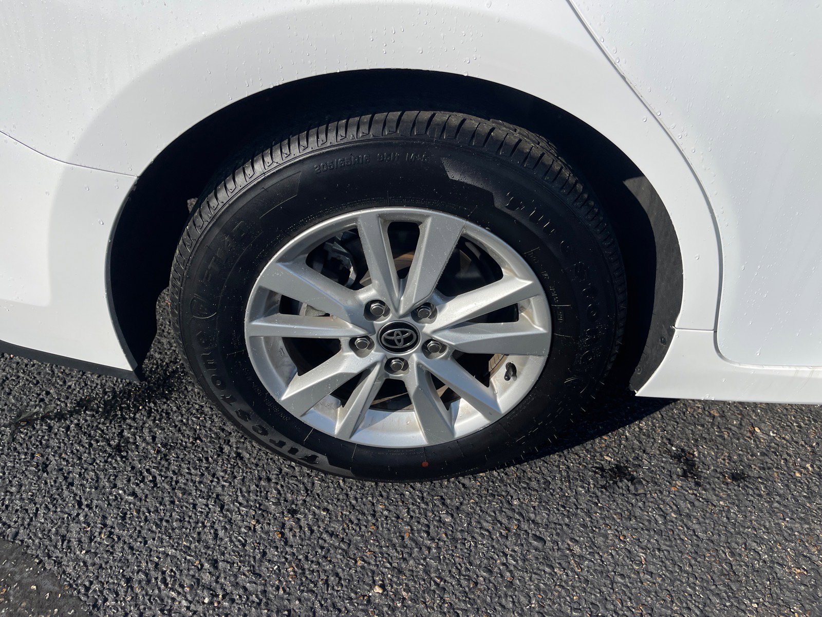 Used 2025 Toyota Camry LE w/ Convenience Package image 22