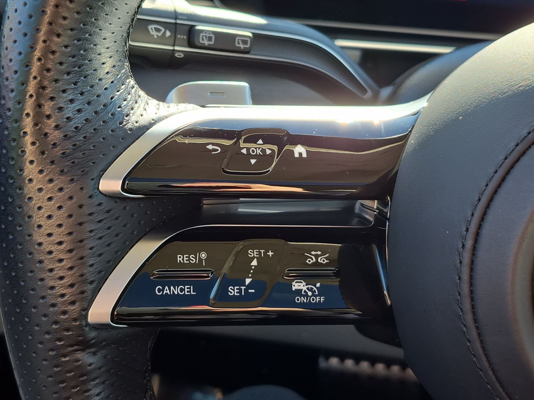 Certified 2025 Mercedes-Benz GLS 450 4MATIC image 18