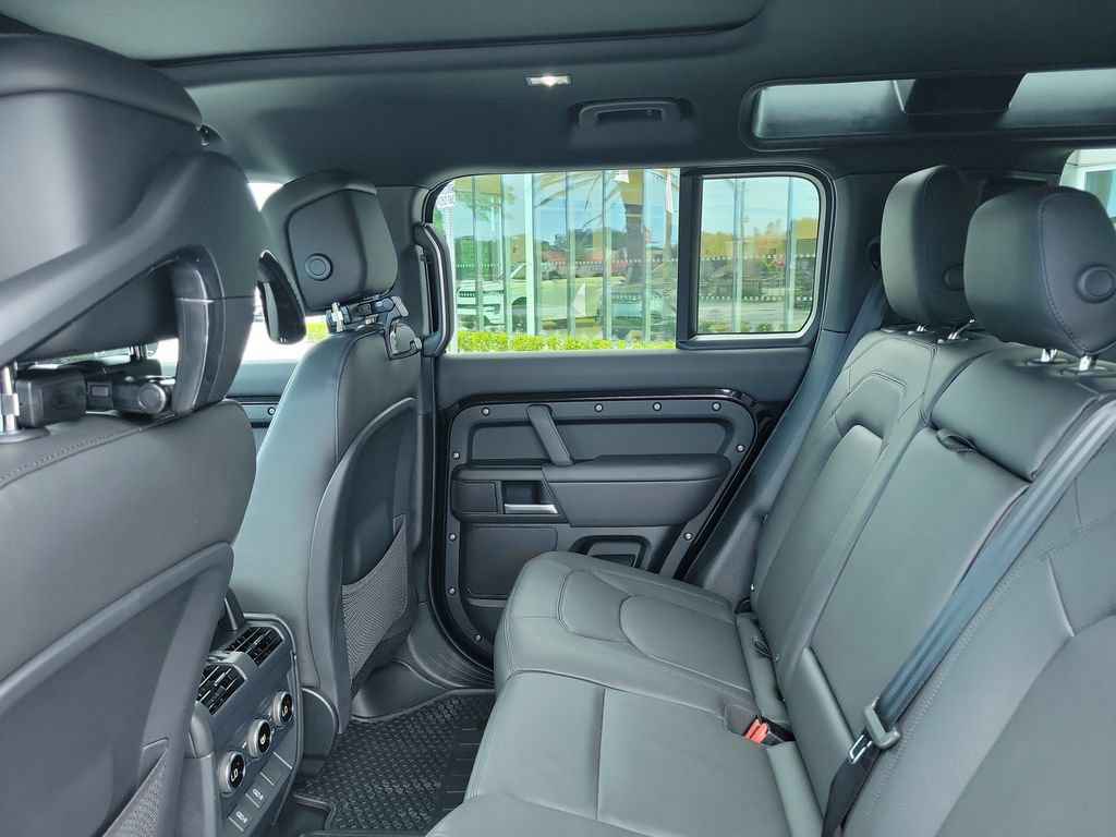 New 2026 Land Rover Defender 110 X-Dynamic SE AWD/4WD image 15