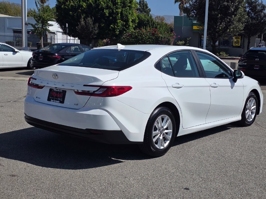 Used 2025 Toyota Camry LE FWD image 5