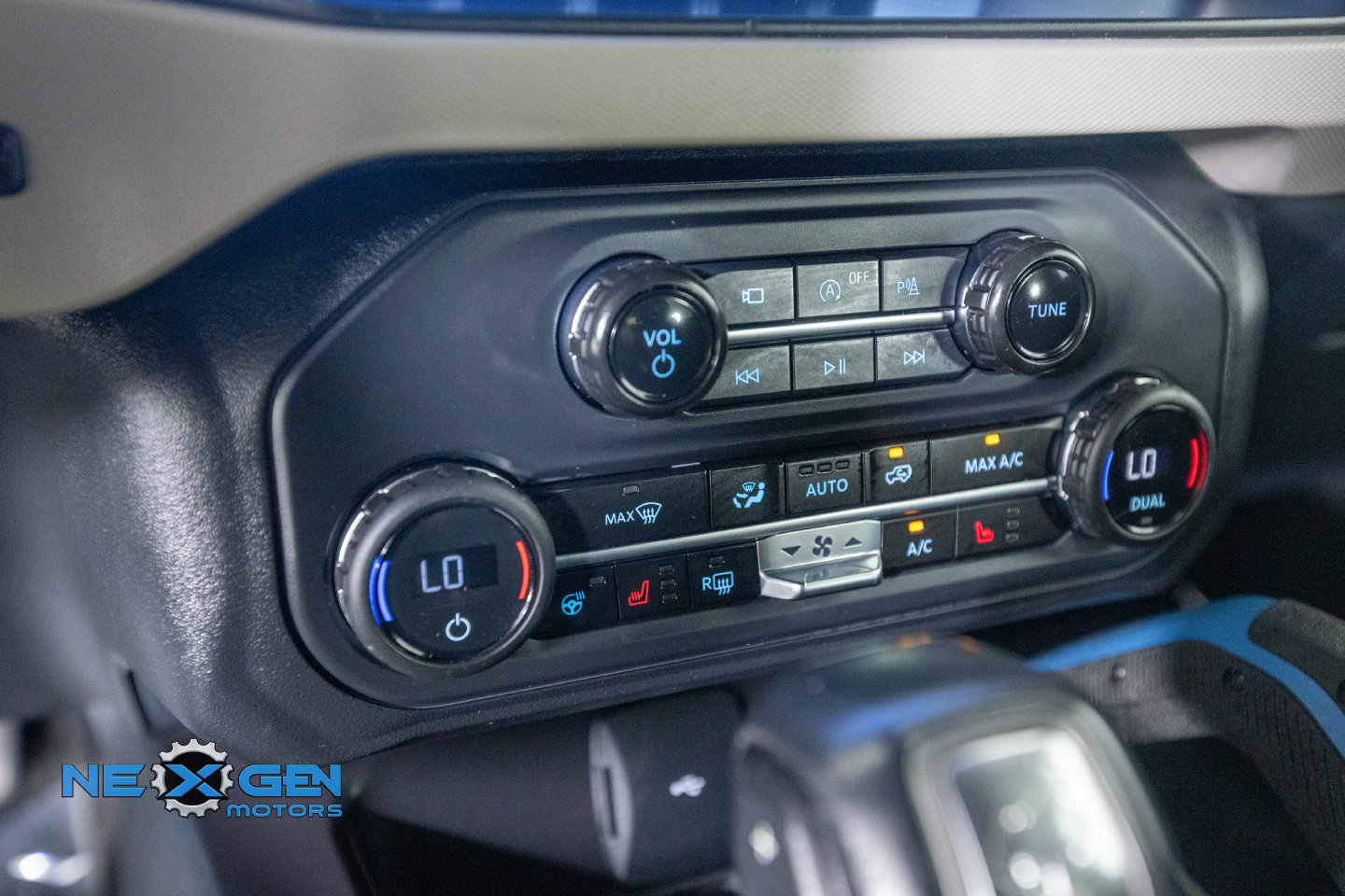 Used 2024 Ford Bronco Wildtrak AWD/4WD image 26