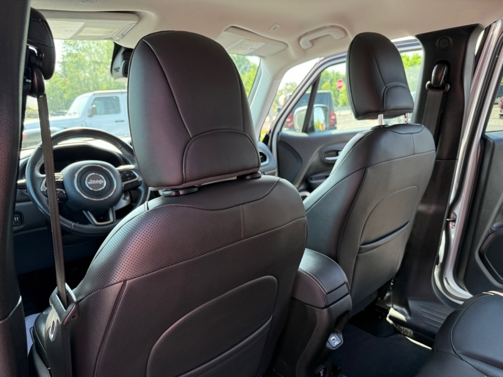 Used 2021 Jeep Renegade Limited image 18