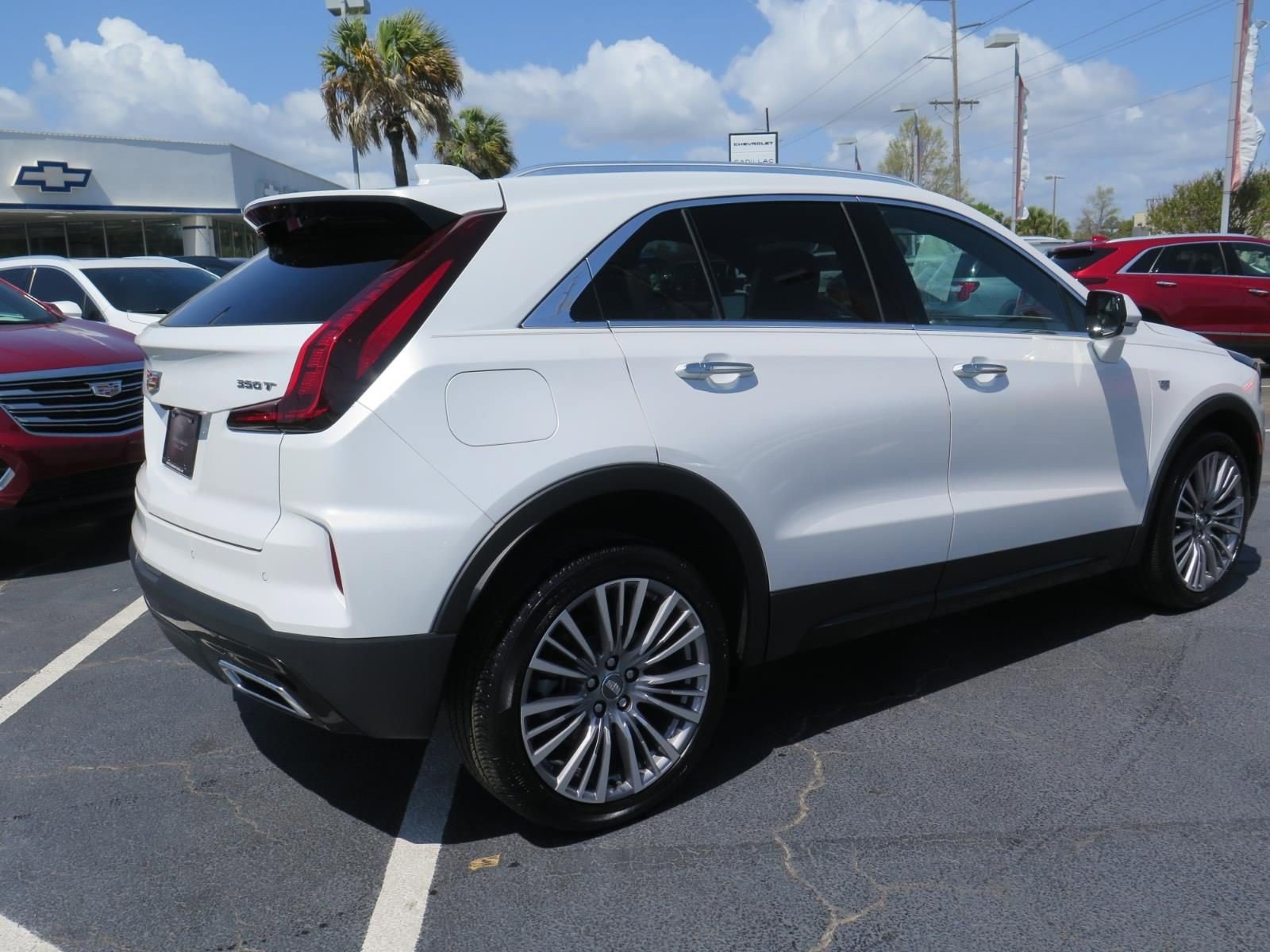 Certified 2024 Cadillac XT4 Premium Luxury image 3