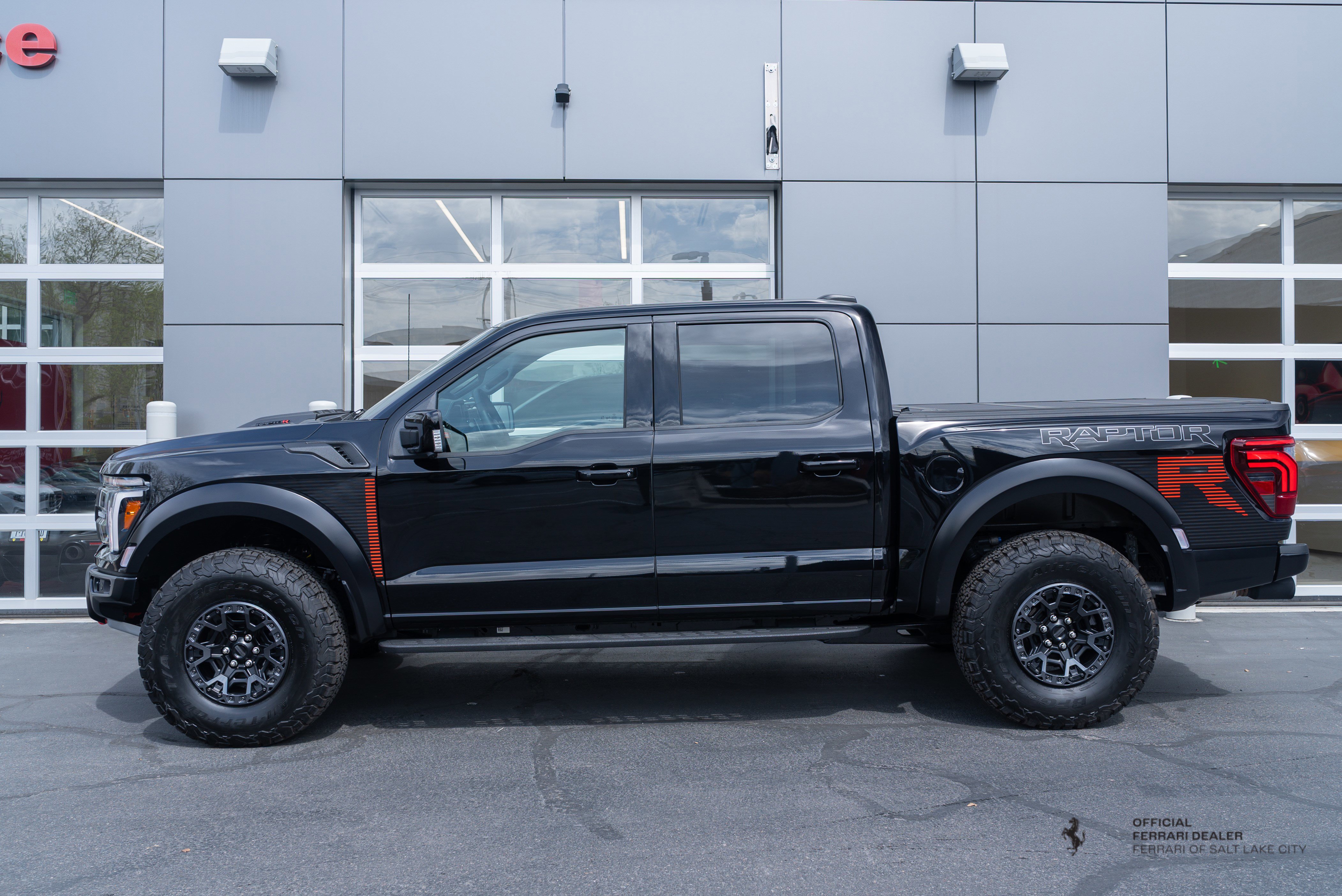 Used 2025 Ford F150 Raptor w/ Equipment Group 803A Raptor R AWD/4WD image 4