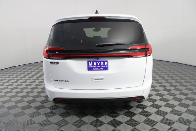 New 2026 Chrysler Pacifica Select image 26