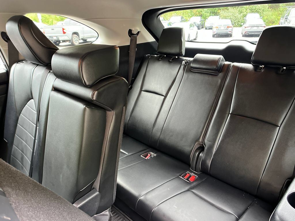 Used 2021 Toyota Highlander XLE AWD/4WD image 22