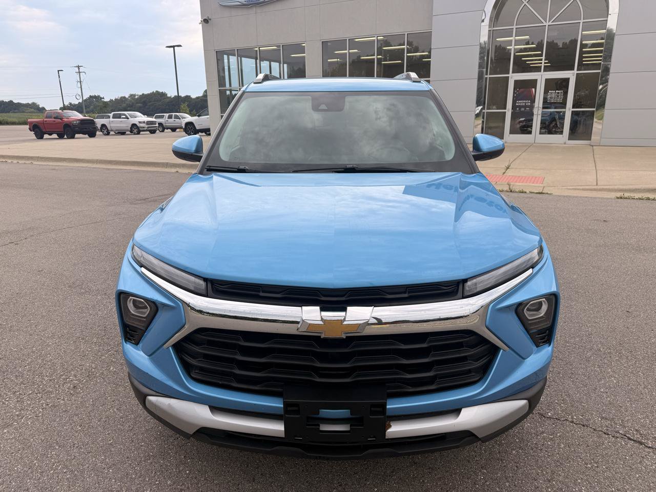 Used 2025 Chevrolet TrailBlazer LT AWD/4WD image 8