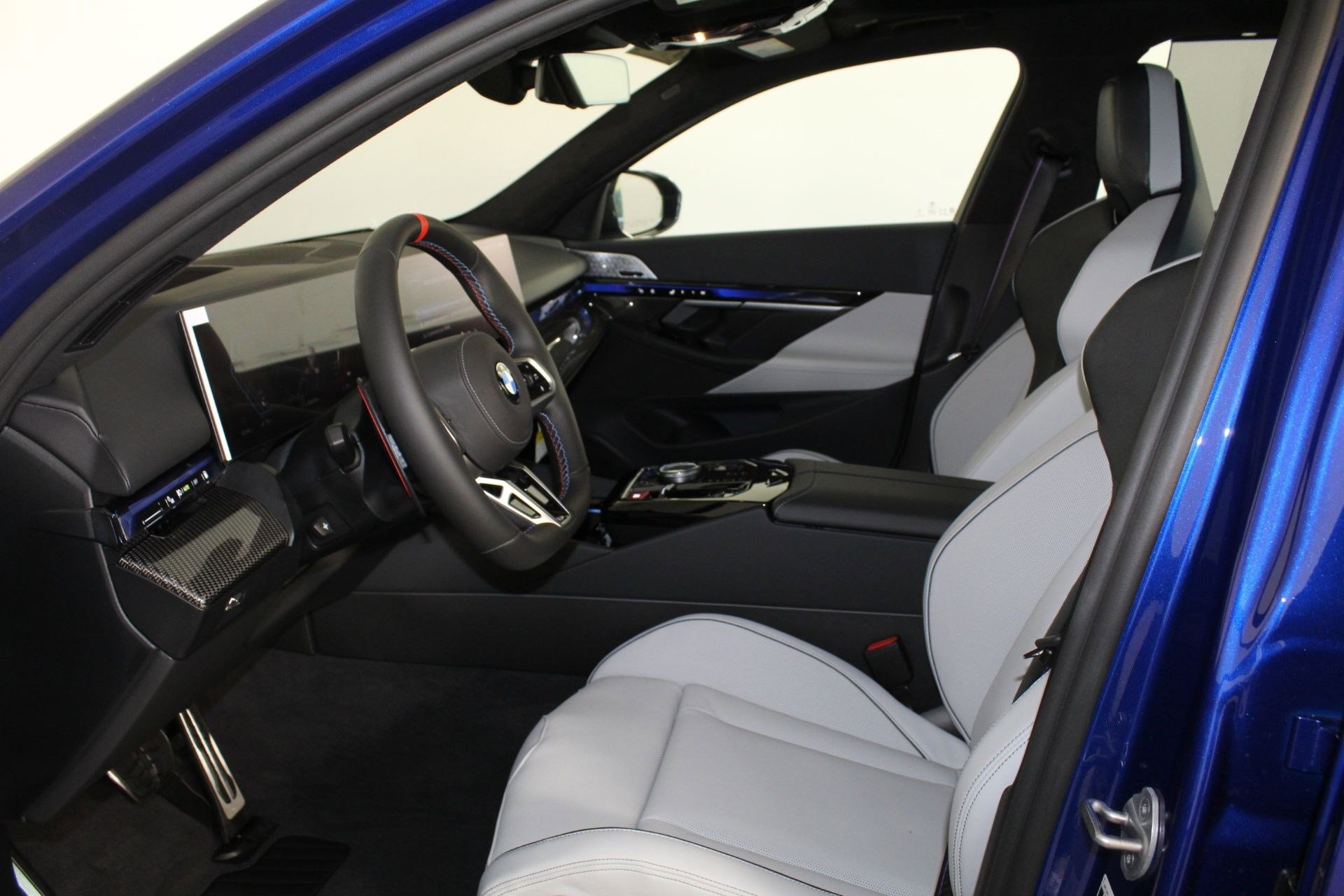 New 2026 BMW M5 w/ Carbon Package image 28