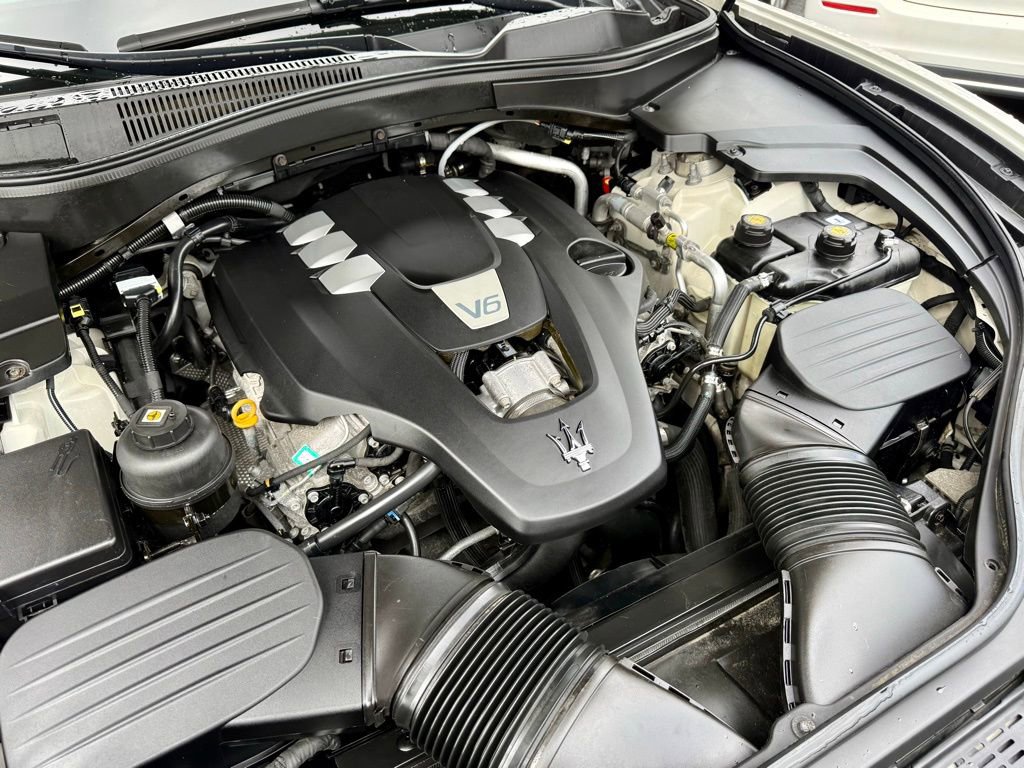 Used 2017 Maserati Levante w/ Sport Package image 5