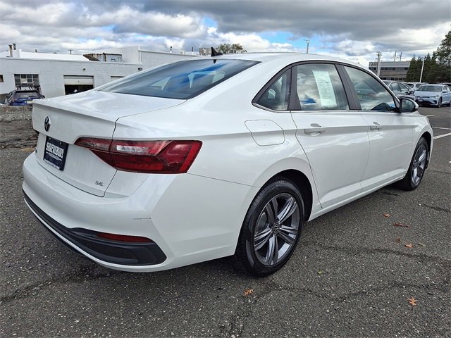 Used 2023 Volkswagen Jetta SE image 6