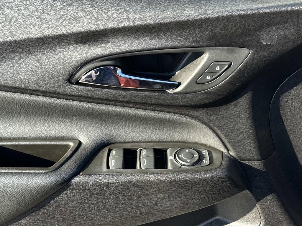 Used 2024 Chevrolet Equinox LT image 21